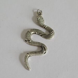 Vintage Style Silver Tone Figural Snake Pendant Reptile Jewellery Necklace